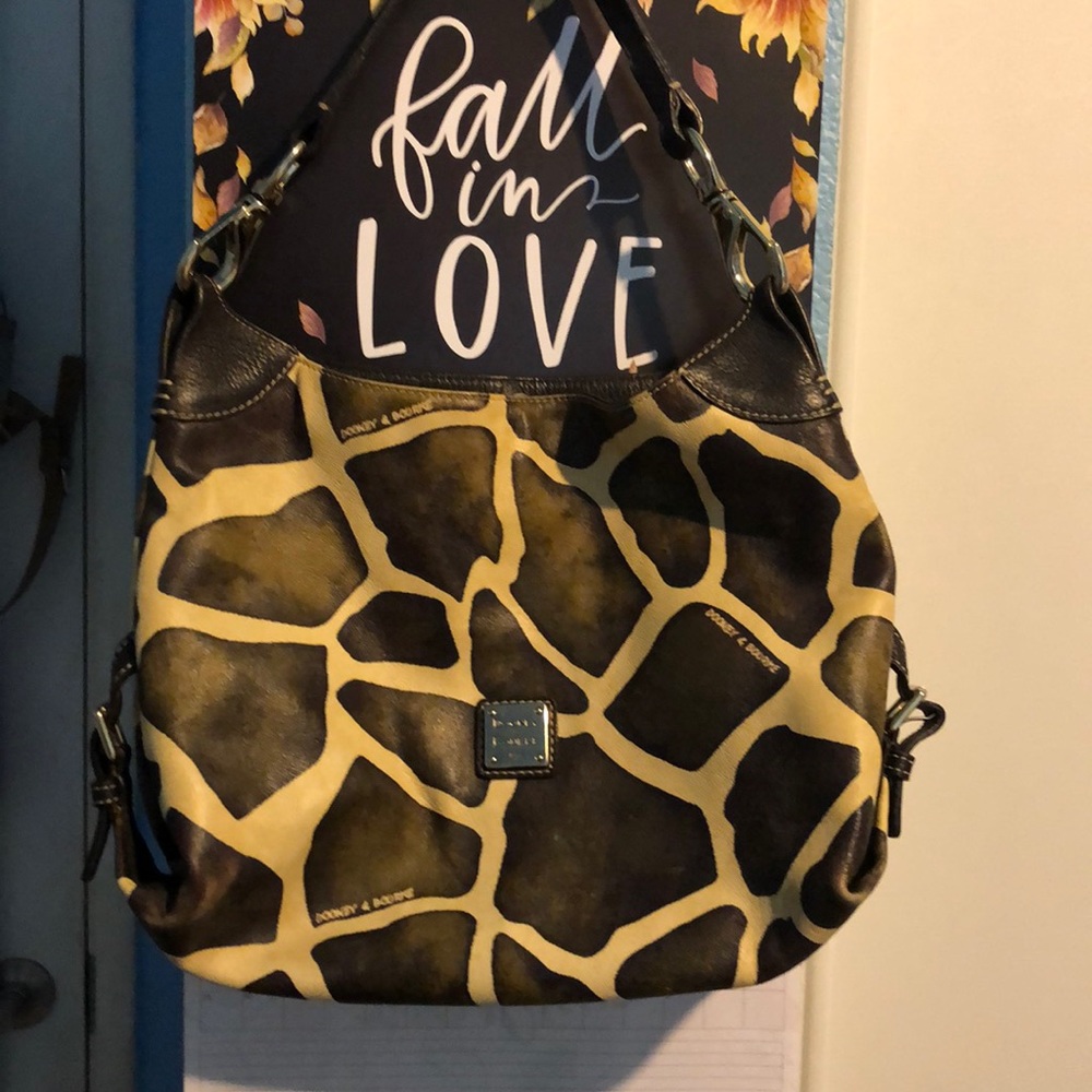 Giraffe print shoulder bag